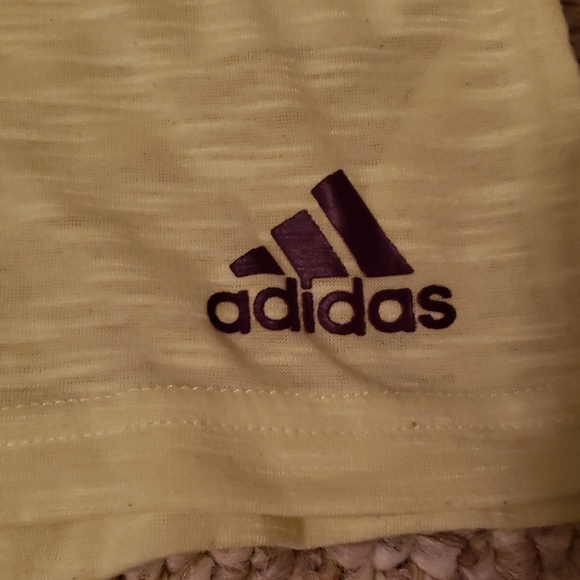 Adidas light yellow tshirt M - Picture 3 of 3